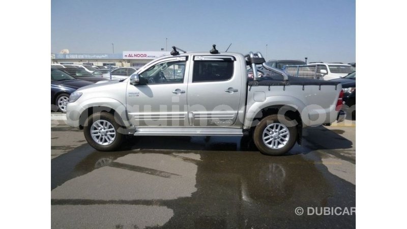 Big with watermark toyota hilux conakry import dubai 5018