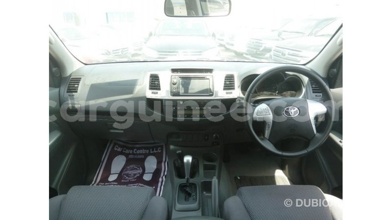 Big with watermark toyota hilux conakry import dubai 5019