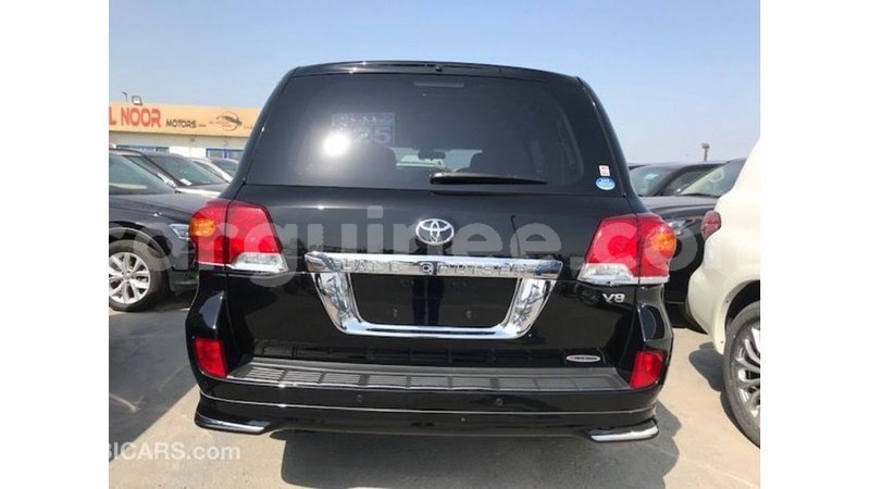 Big with watermark toyota land cruiser conakry import dubai 5029