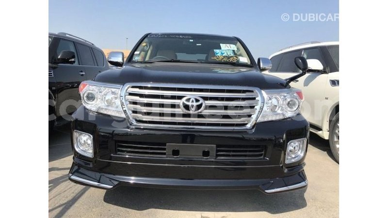 Big with watermark toyota land cruiser conakry import dubai 5029