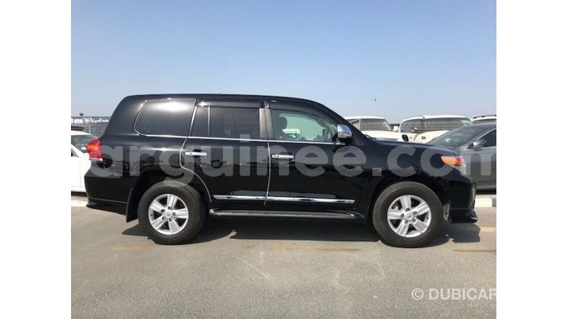 Big with watermark toyota land cruiser conakry import dubai 5029