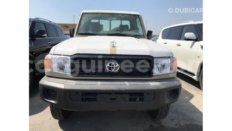 Big with watermark toyota land cruiser conakry import dubai 5030