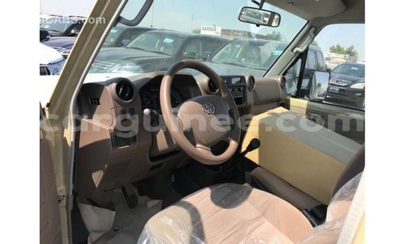 Buy Import Toyota Land Cruiser Beige Car in Import - Dubai in Conakry Buy Import Toyota Land Cruiser Beige Car in Import - Dubai in Conakry