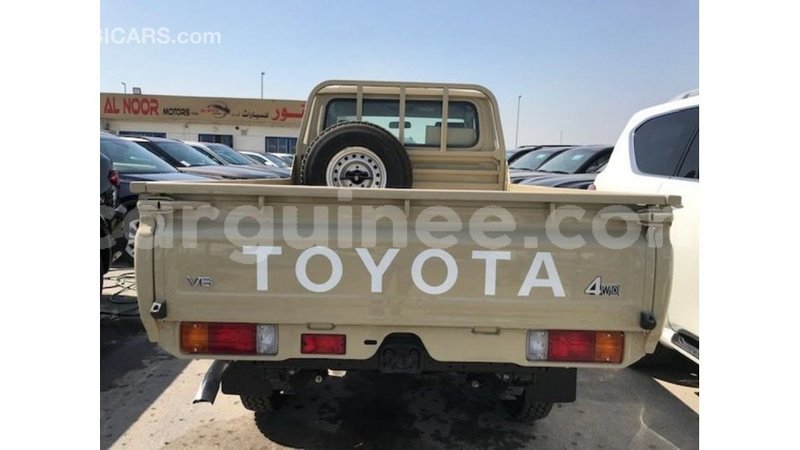 Big with watermark toyota land cruiser conakry import dubai 5030