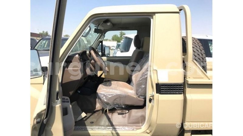 Big with watermark toyota land cruiser conakry import dubai 5030