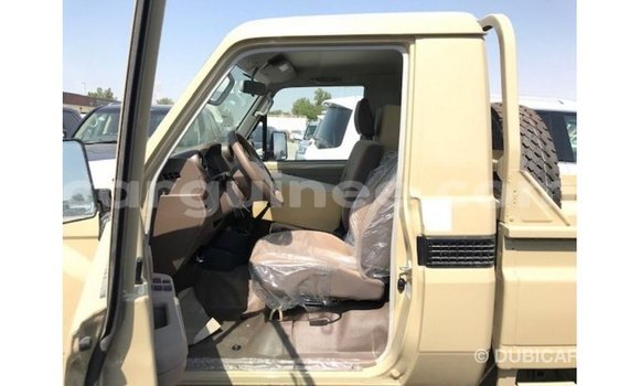 Buy Import Toyota Land Cruiser Beige Car in Import - Dubai in Conakry Buy Import Toyota Land Cruiser Beige Car in Import - Dubai in Conakry
