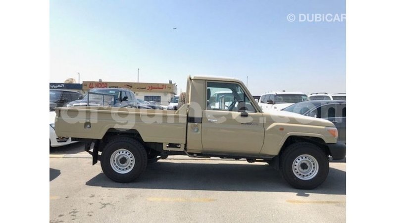 Big with watermark toyota land cruiser conakry import dubai 5030