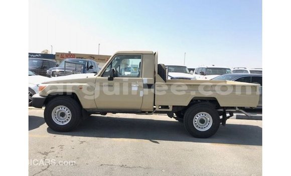 Buy Import Toyota Land Cruiser Beige Car in Import - Dubai in Conakry Buy Import Toyota Land Cruiser Beige Car in Import - Dubai in Conakry