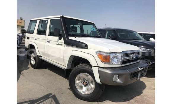 Buy Import Toyota Land Cruiser White Car in Import - Dubai in Conakry Buy Import Toyota Land Cruiser White Car in Import - Dubai in Conakry