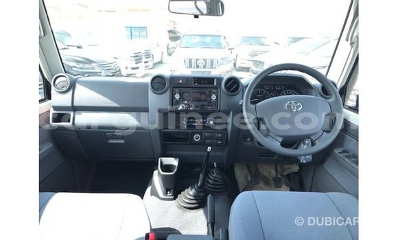 Buy Import Toyota Land Cruiser White Car in Import - Dubai in Conakry Buy Import Toyota Land Cruiser White Car in Import - Dubai in Conakry