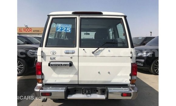 Buy Import Toyota Land Cruiser White Car in Import - Dubai in Conakry Buy Import Toyota Land Cruiser White Car in Import - Dubai in Conakry