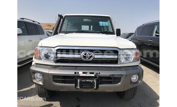 Buy Import Toyota Land Cruiser White Car in Import - Dubai in Conakry Buy Import Toyota Land Cruiser White Car in Import - Dubai in Conakry