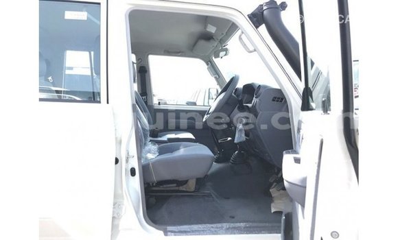 Buy Import Toyota Land Cruiser White Car in Import - Dubai in Conakry Buy Import Toyota Land Cruiser White Car in Import - Dubai in Conakry