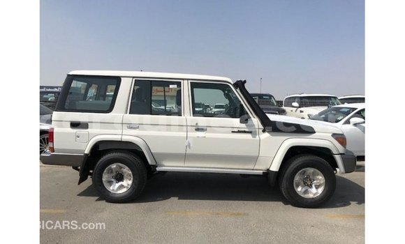 Buy Import Toyota Land Cruiser White Car in Import - Dubai in Conakry Buy Import Toyota Land Cruiser White Car in Import - Dubai in Conakry