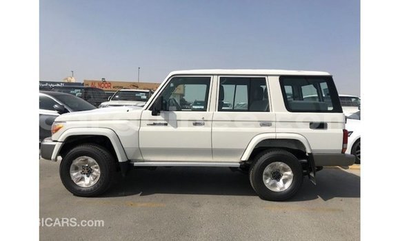 Buy Import Toyota Land Cruiser White Car in Import - Dubai in Conakry Buy Import Toyota Land Cruiser White Car in Import - Dubai in Conakry