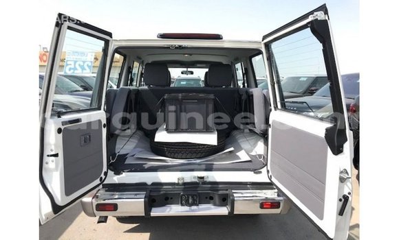 Buy Import Toyota Land Cruiser White Car in Import - Dubai in Conakry Buy Import Toyota Land Cruiser White Car in Import - Dubai in Conakry