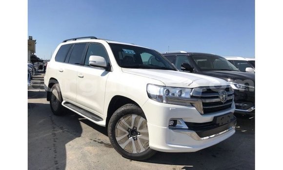 Buy Import Toyota Land Cruiser White Car in Import - Dubai in Conakry Buy Import Toyota Land Cruiser White Car in Import - Dubai in Conakry