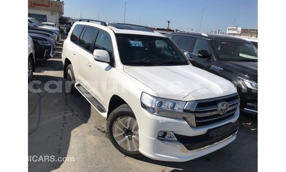 Buy Import Toyota Land Cruiser White Car in Import - Dubai in Conakry Buy Import Toyota Land Cruiser White Car in Import - Dubai in Conakry