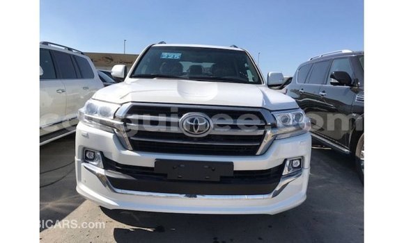 Buy Import Toyota Land Cruiser White Car in Import - Dubai in Conakry Buy Import Toyota Land Cruiser White Car in Import - Dubai in Conakry
