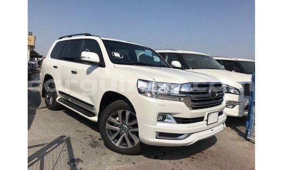 Buy Import Toyota Land Cruiser White Car in Import - Dubai in Conakry Buy Import Toyota Land Cruiser White Car in Import - Dubai in Conakry