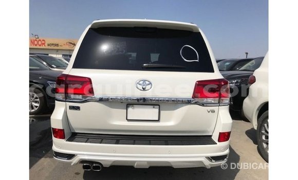 Buy Import Toyota Land Cruiser White Car in Import - Dubai in Conakry Buy Import Toyota Land Cruiser White Car in Import - Dubai in Conakry
