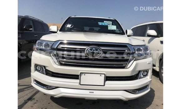 Buy Import Toyota Land Cruiser White Car in Import - Dubai in Conakry Buy Import Toyota Land Cruiser White Car in Import - Dubai in Conakry