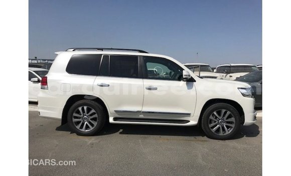 Buy Import Toyota Land Cruiser White Car in Import - Dubai in Conakry Buy Import Toyota Land Cruiser White Car in Import - Dubai in Conakry