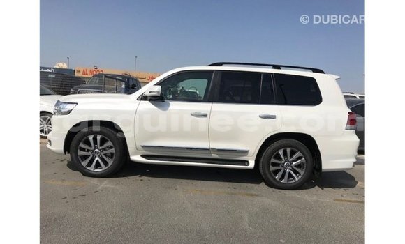 Buy Import Toyota Land Cruiser White Car in Import - Dubai in Conakry Buy Import Toyota Land Cruiser White Car in Import - Dubai in Conakry