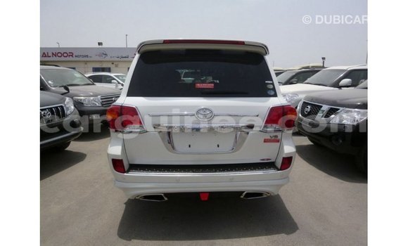 Buy Import Toyota Land Cruiser White Car in Import - Dubai in Conakry Buy Import Toyota Land Cruiser White Car in Import - Dubai in Conakry