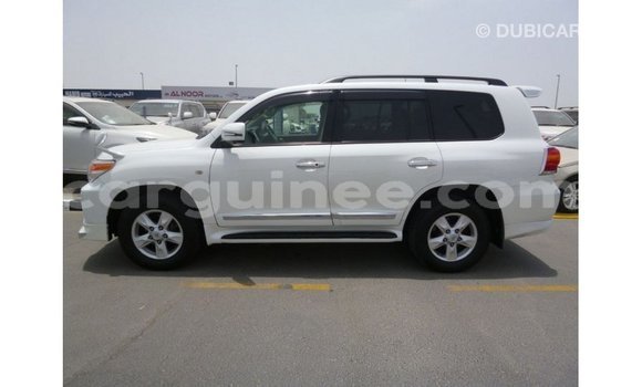 Buy Import Toyota Land Cruiser White Car in Import - Dubai in Conakry Buy Import Toyota Land Cruiser White Car in Import - Dubai in Conakry