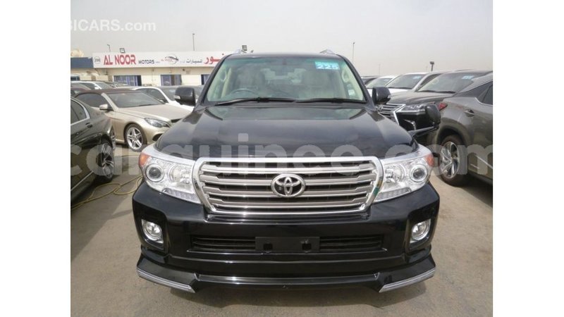 Big with watermark toyota land cruiser conakry import dubai 5043