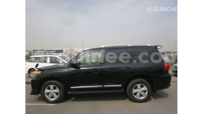 Big with watermark toyota land cruiser conakry import dubai 5043