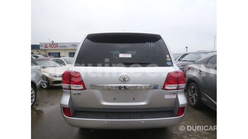 Big with watermark toyota land cruiser conakry import dubai 5045