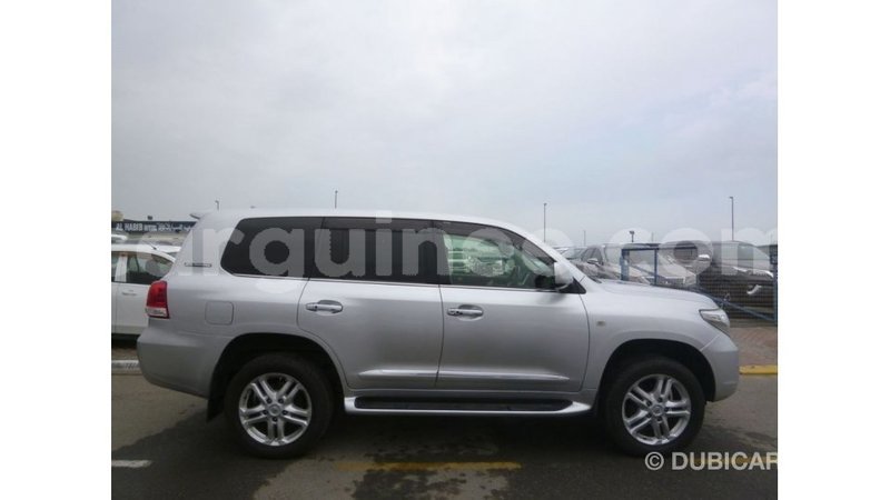 Big with watermark toyota land cruiser conakry import dubai 5045