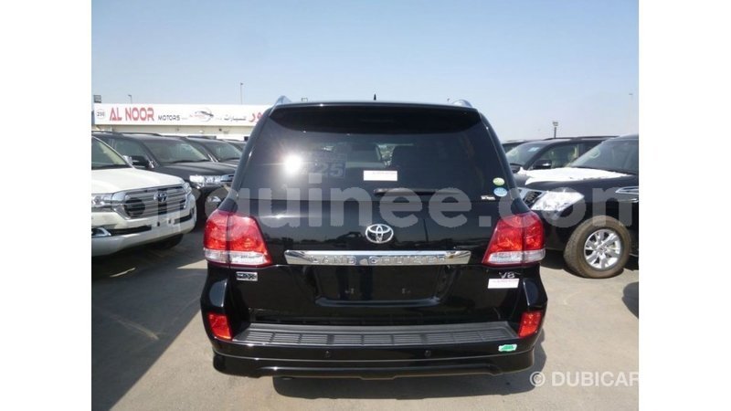 Big with watermark toyota land cruiser conakry import dubai 5046