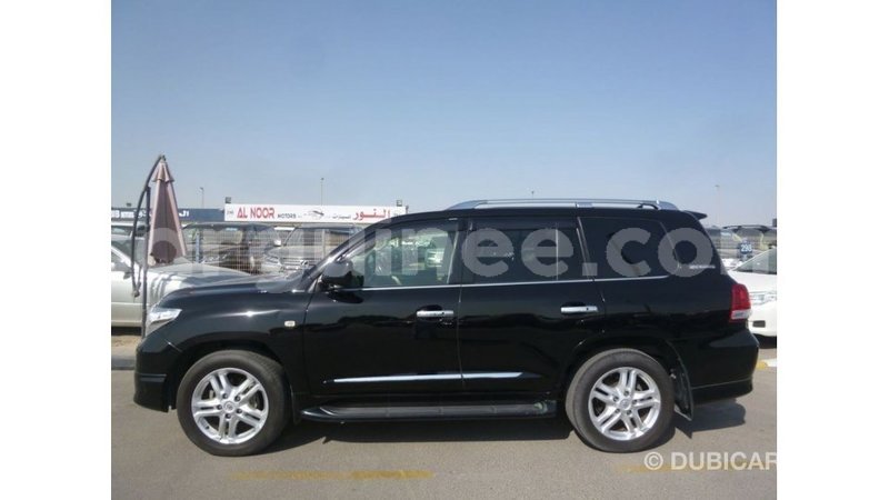 Big with watermark toyota land cruiser conakry import dubai 5046