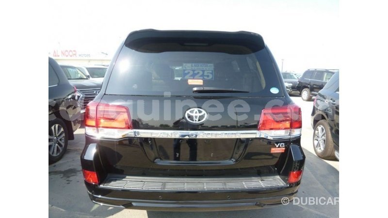 Big with watermark toyota land cruiser conakry import dubai 5048