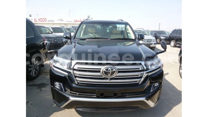 Big with watermark toyota land cruiser conakry import dubai 5048