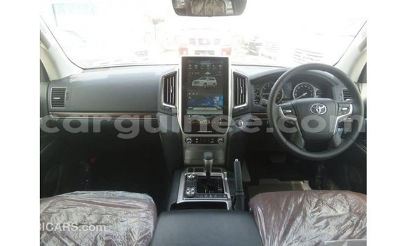 Buy Import Toyota Land Cruiser White Car in Import - Dubai in Conakry Buy Import Toyota Land Cruiser White Car in Import - Dubai in Conakry