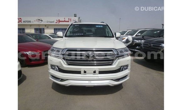 Buy Import Toyota Land Cruiser White Car in Import - Dubai in Conakry Buy Import Toyota Land Cruiser White Car in Import - Dubai in Conakry