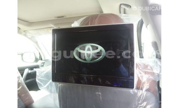 Buy Import Toyota Land Cruiser White Car in Import - Dubai in Conakry Buy Import Toyota Land Cruiser White Car in Import - Dubai in Conakry