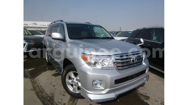 Big with watermark toyota land cruiser conakry import dubai 5055