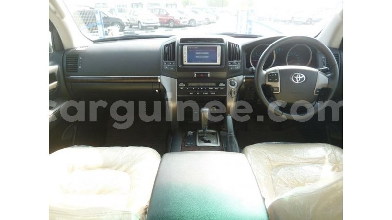 Big with watermark toyota land cruiser conakry import dubai 5055