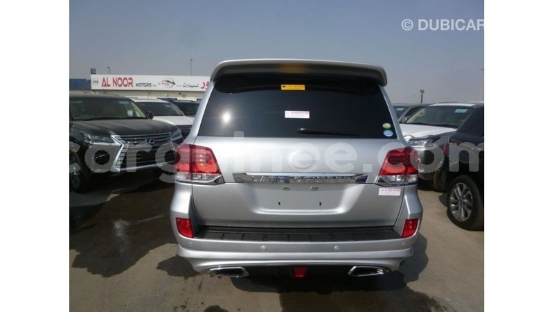 Big with watermark toyota land cruiser conakry import dubai 5055