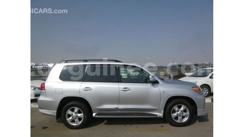 Big with watermark toyota land cruiser conakry import dubai 5055