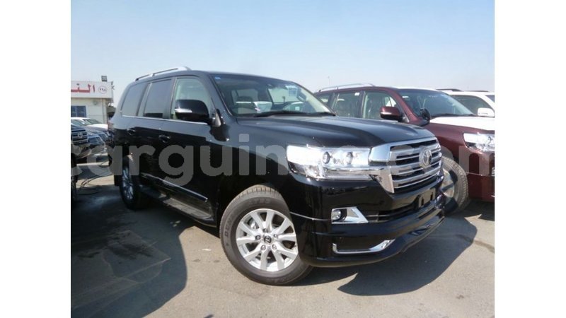 Big with watermark toyota land cruiser conakry import dubai 5058