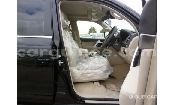 Buy Import Toyota Land Cruiser Black Car in Import - Dubai in Conakry Buy Import Toyota Land Cruiser Black Car in Import - Dubai in Conakry