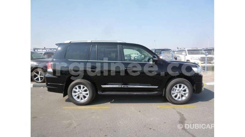 Big with watermark toyota land cruiser conakry import dubai 5058