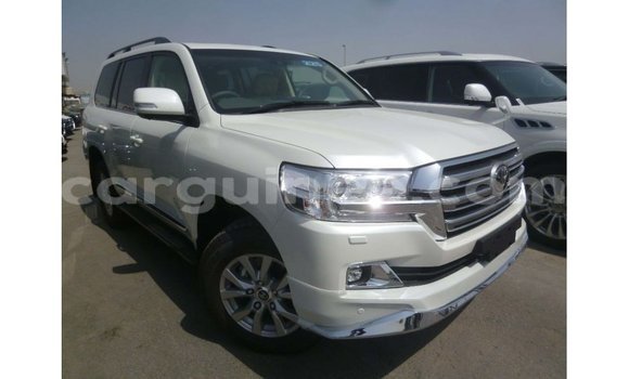 Acheter Import Voiture Toyota Land Cruiser Blanc à Import - Dubai, Conakry Acheter Import Voiture Toyota Land Cruiser Blanc à Import - Dubai, Conakry