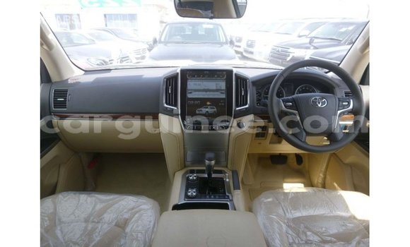 Acheter Import Voiture Toyota Land Cruiser Blanc à Import - Dubai, Conakry Acheter Import Voiture Toyota Land Cruiser Blanc à Import - Dubai, Conakry